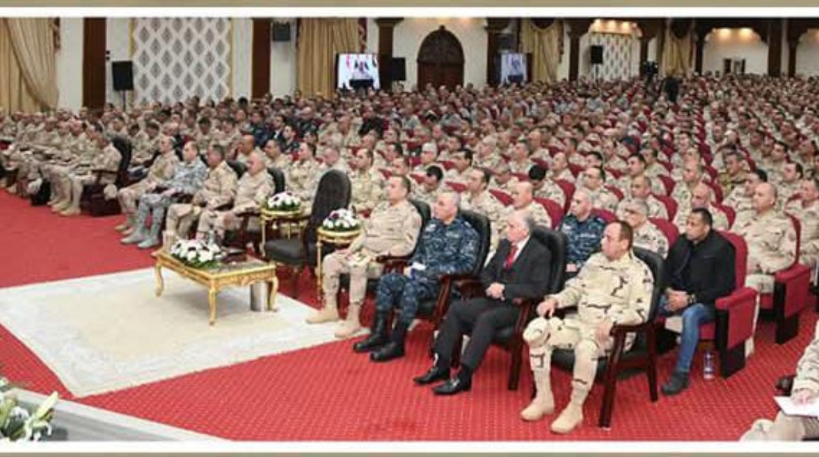 لقاء وزير الدفاع بعدد من قادة  وضباط القوات المسلحة