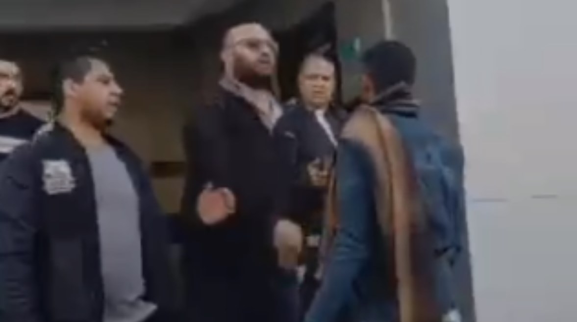 لقطة من فيديو إهانة مدير إدارة ساقلتة للتمريض