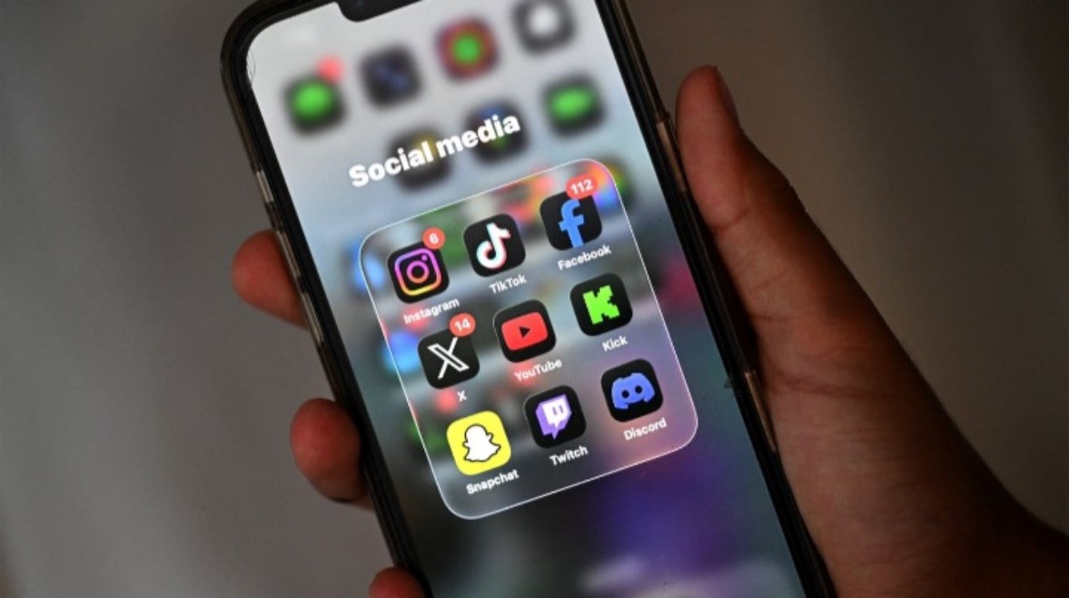 تطبيقات تواصل اجتماعي - صورة أرشيفية