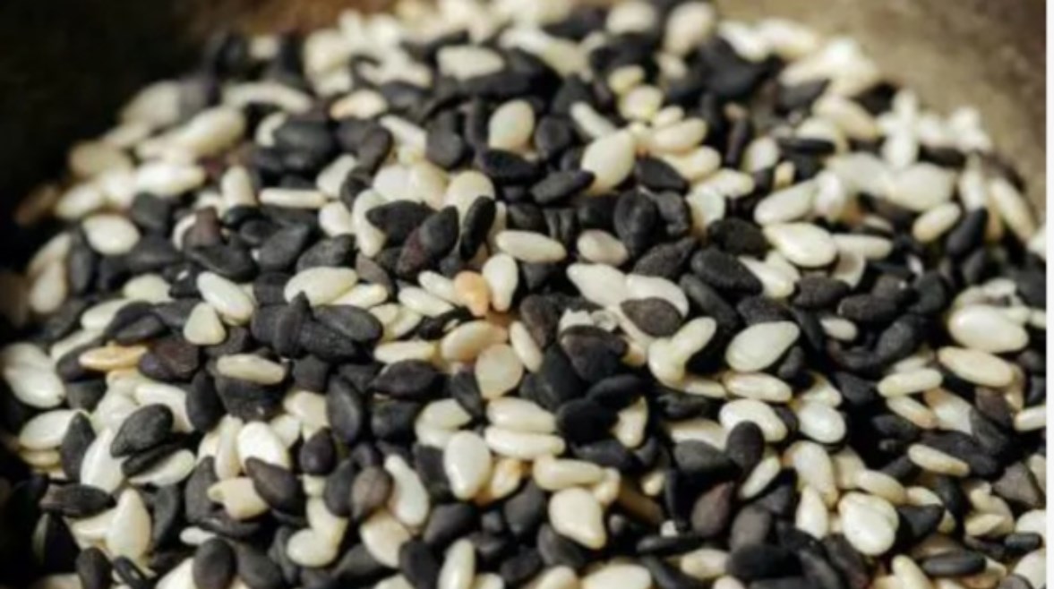 بذور السمسم 