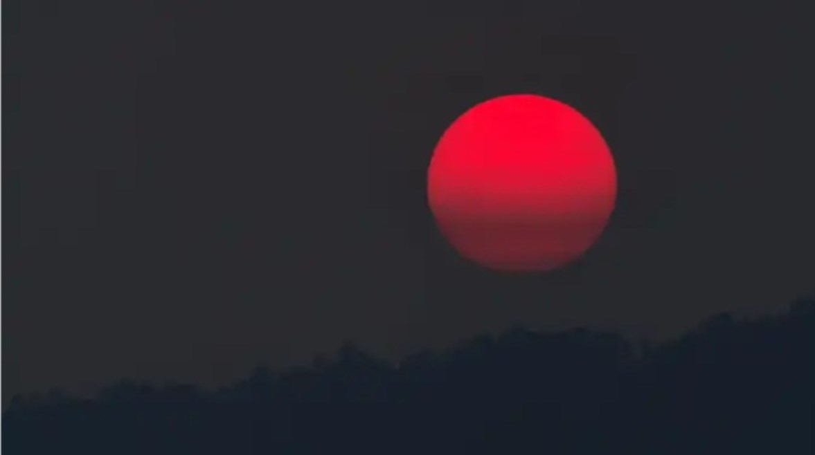 خسوف كلي للقمر 