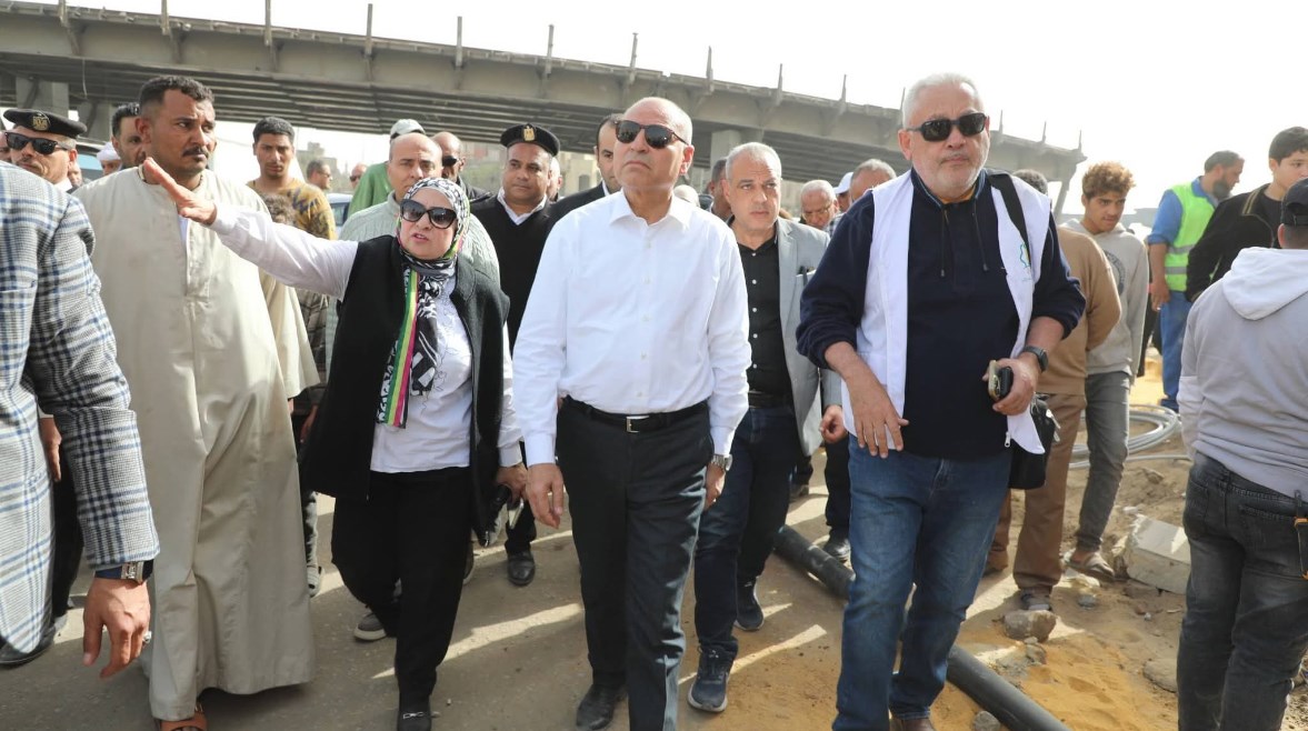 محافظ القاهرة أثناء جولته الميدانية