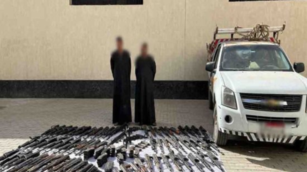 المتهمون بعد القبض عليهم