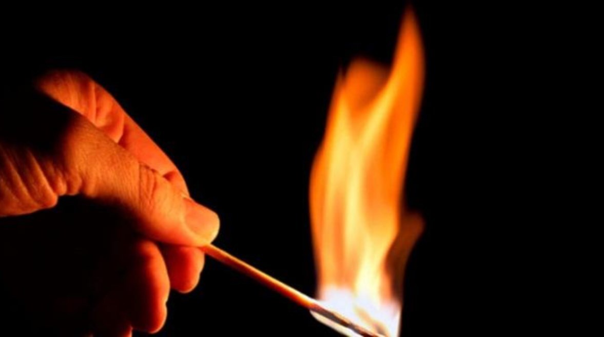 اضرام النيران _ أرشيفية