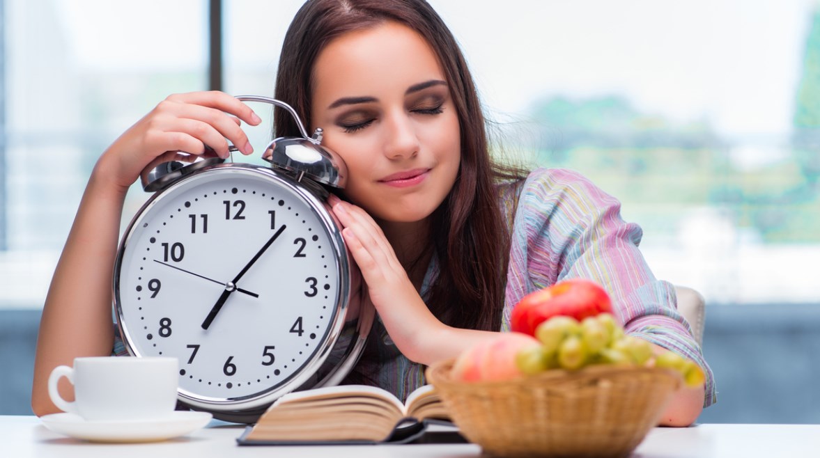 أطعمة تساعد على النوم