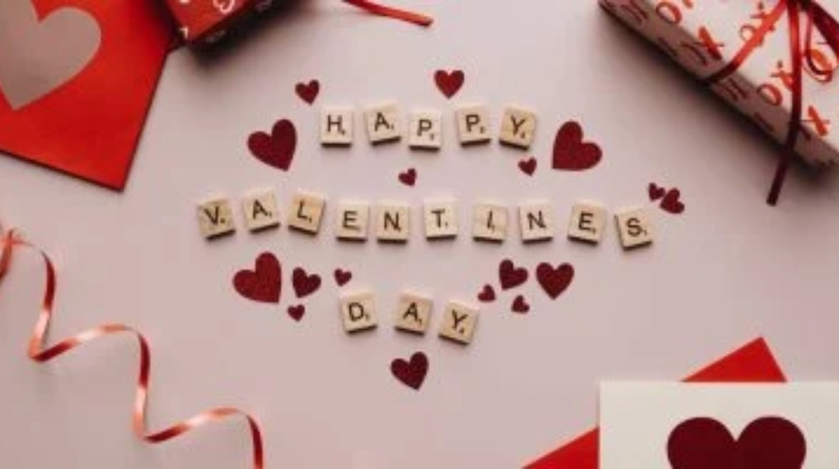 الاحتفال بعيد الحب 