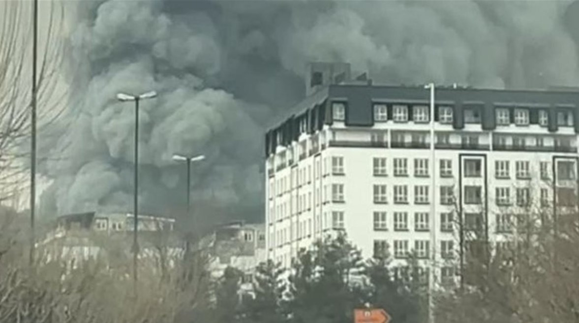 اندلاع حريق ضخم في سوق جنت أباد غرب طهران