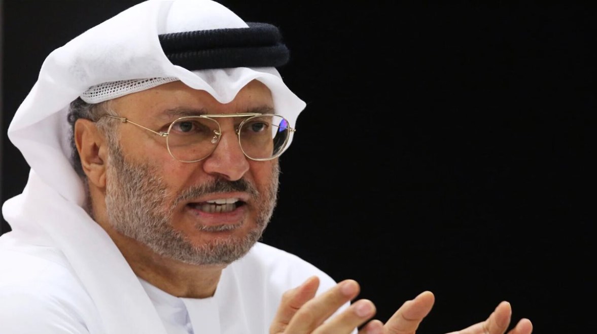 أنور قرقاش المستشار الدبلوماسي لرئيس دولة الإمارات ينصح إيران بالتوصل لإتفاق نووي 