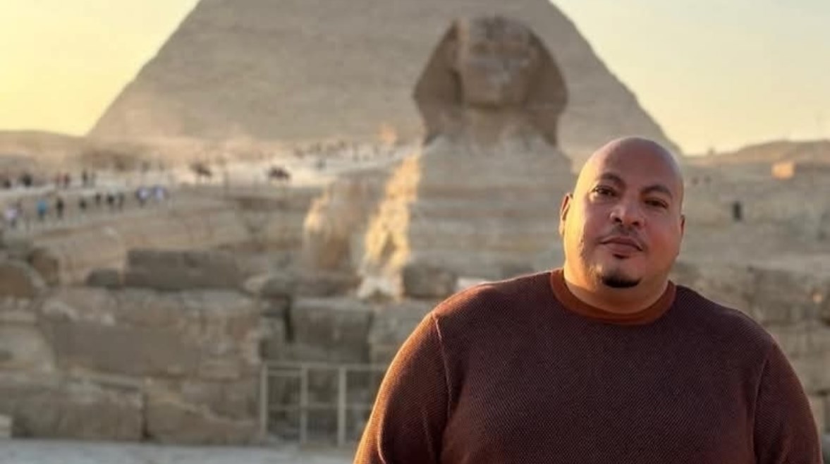 المرشد السياحى مميو محمد كامل مصور المقطع  