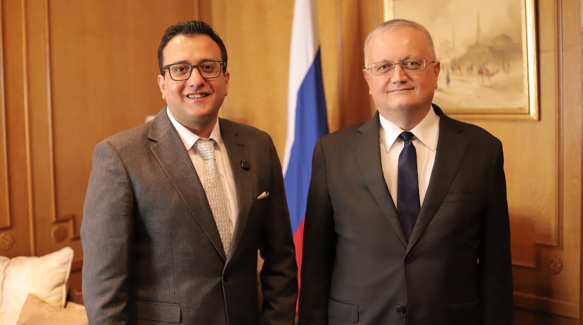 مدير تحرير تليجراف مصر والسفير الروسي