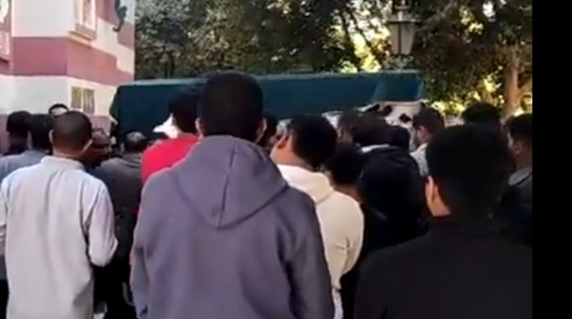 لقطة من الجنازة 