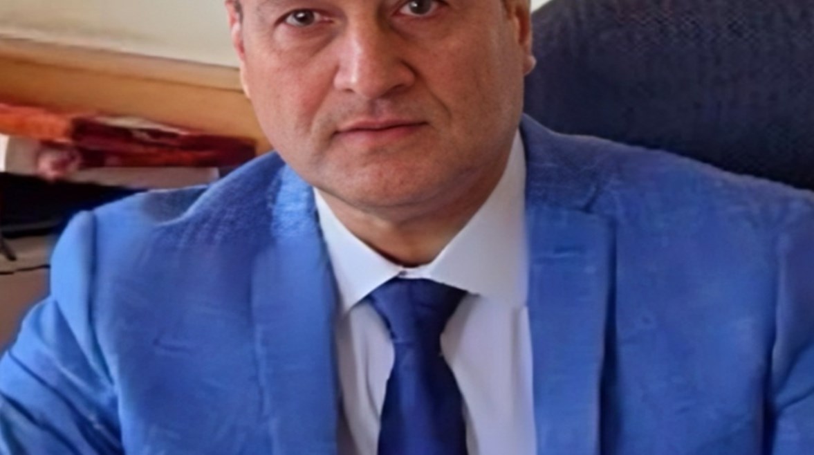 صورة المحافظ 