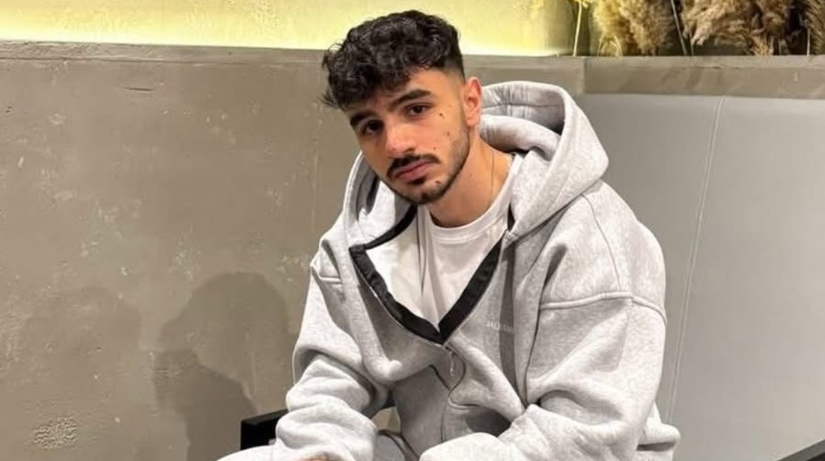 الشاب أحمد مصطفى