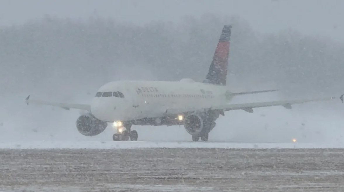 رحلات الجوية - أرشيفية