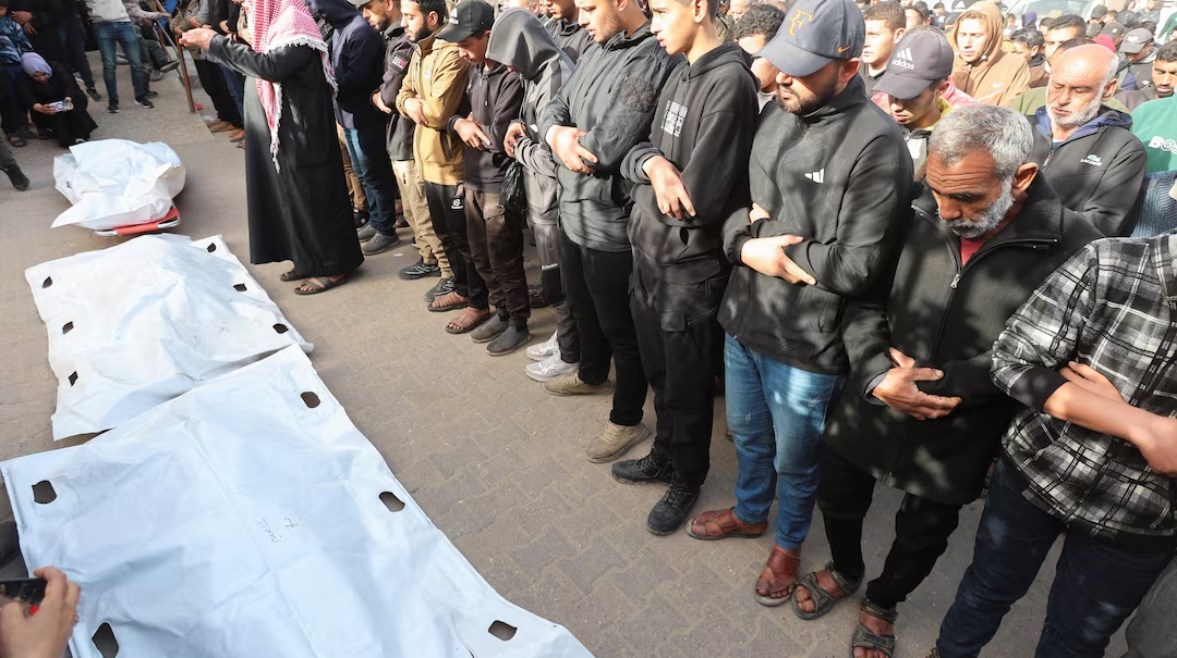 مسؤولون فلسطينيون: 9 شهداء في غارات جوية إسرائيلية في غزة