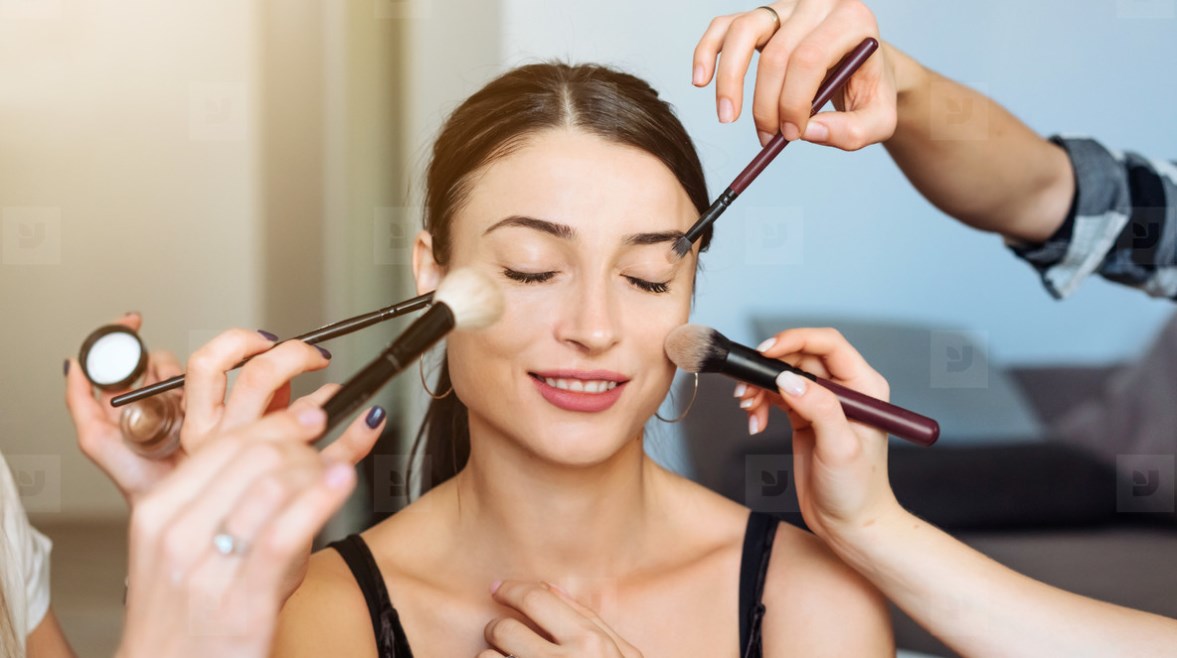  هل وضع المكياج في رمضان يفطر؟