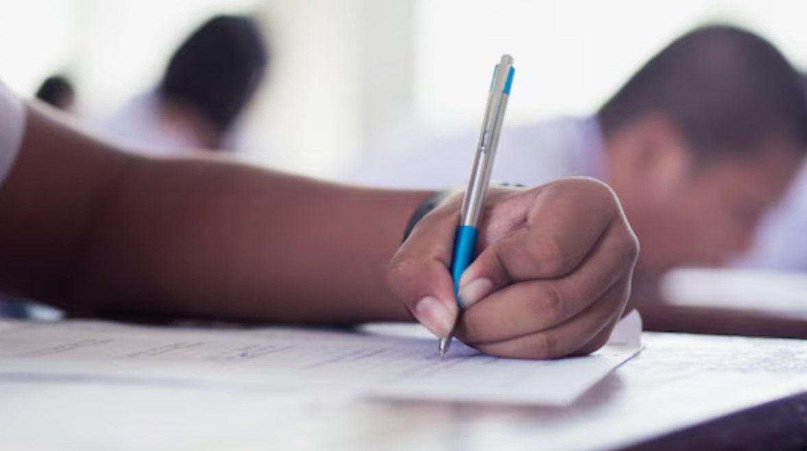 تحميل التقييم الأسبوعي للصف الأول الإعدادي عربي الترم الثاني 2026