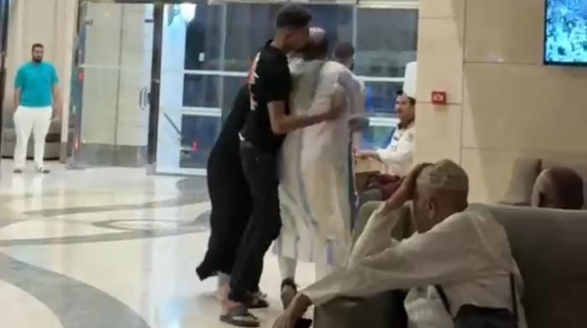  الأب المصري المغترب مؤمن الفاتح