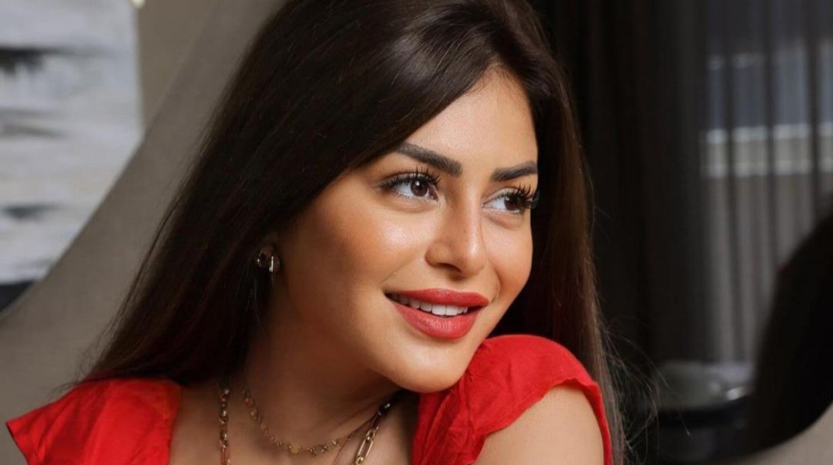 الفنانة منة فضالي 