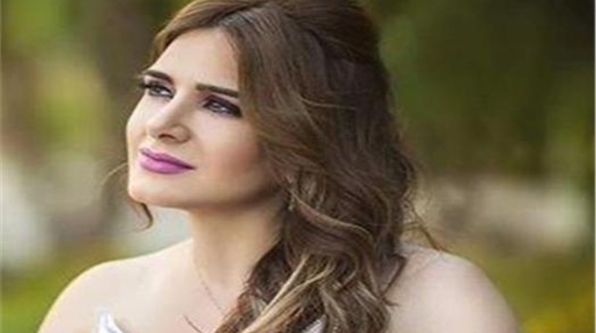 الفنانة ميرنا وليد 