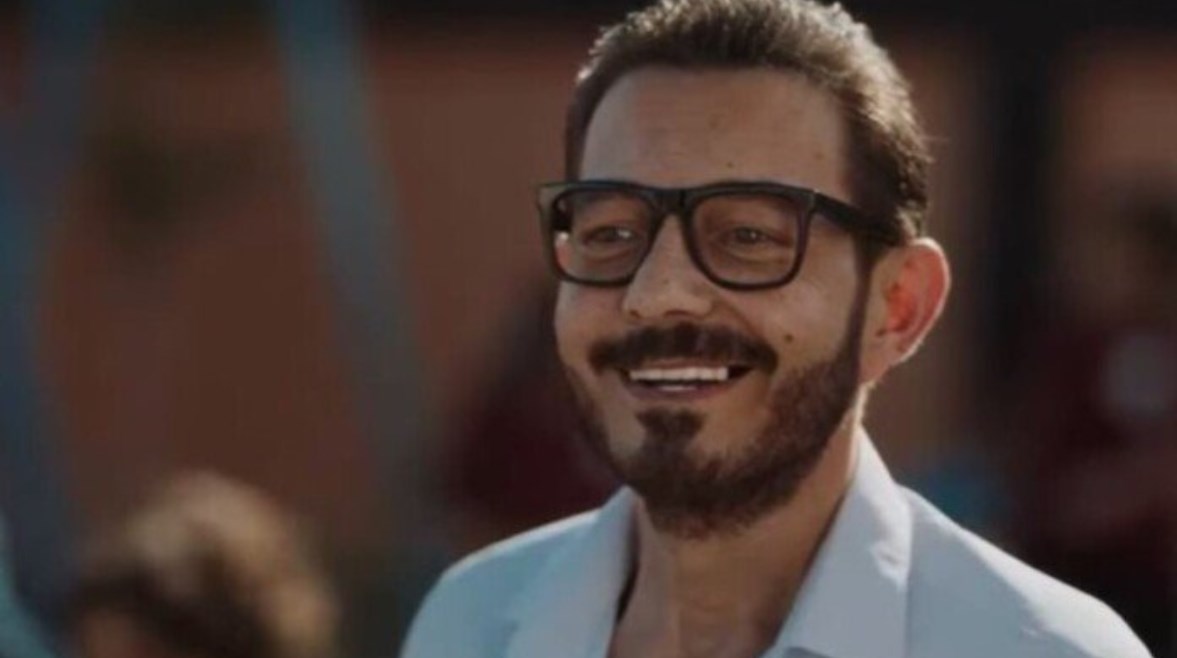 الفنان أحمد زاهر