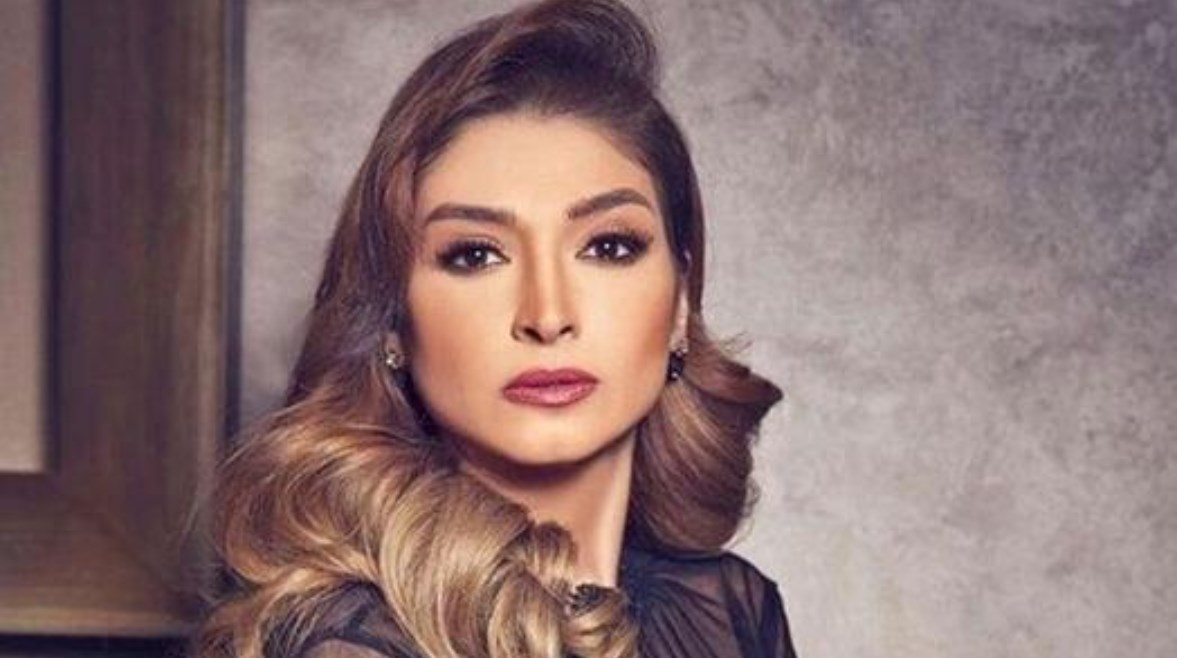 الفنانة روجينا