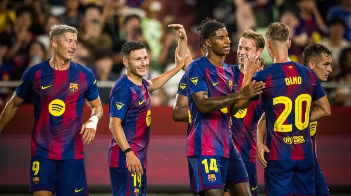 لاعبو برشلونة 