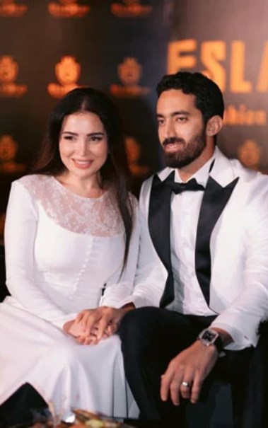 مي عز الدين وزوجها