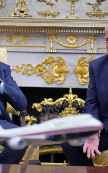 الرئيس الأمريكي دونالد ترامب والمستشار الألماني فريدريش ميرز في المكتب البيضاوي