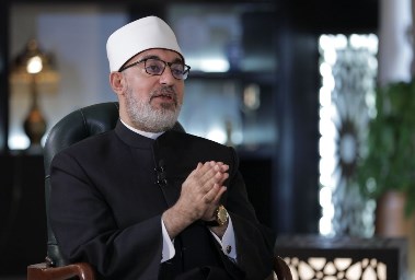 الدكتور نظير عياد مفتي الجمهورية