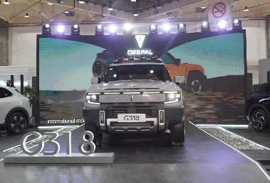 سيارة ديبال G318