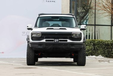 سيارة جيتور G700 المعدلة 