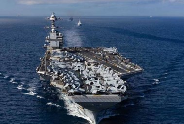 حريق في غرف غسيل حاملة الطائرات الأمريكية جيرالد فورد وسط عمليات الغضب الملحمي 