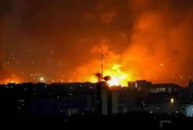 غارات جوية على إيران