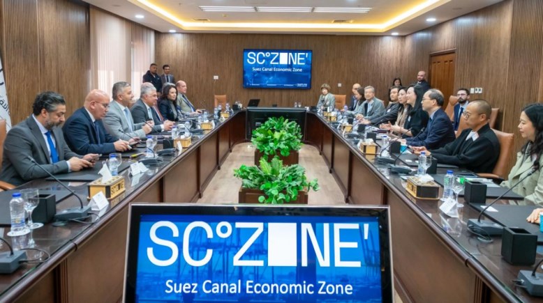 وفد هونج كونج في زيارة المنطقة الاقتصادية لقناة السويس 