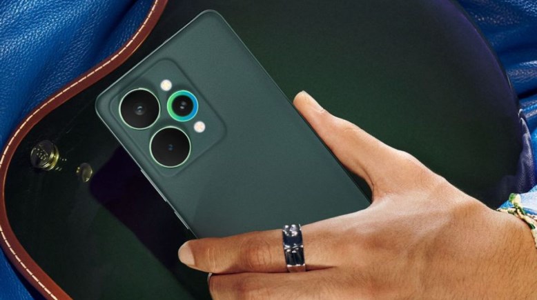 سلسلة هواتف realme 15