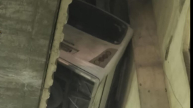 سقوط أتوبيس بشتيل