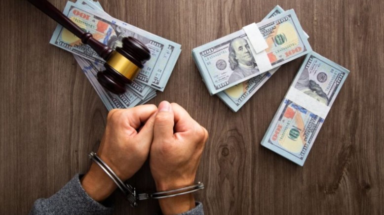 غسل أموال - تعبيرية 