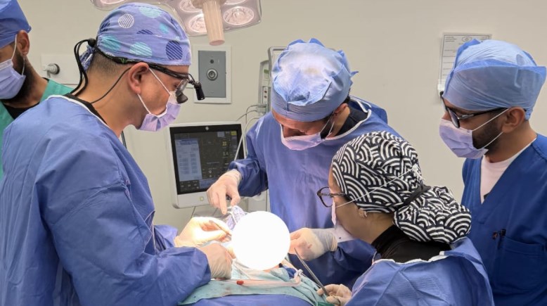 الفريق الطبي