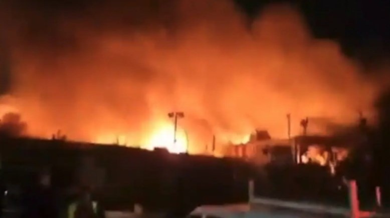 حرائق في تل أبيب جراء صواريخ إيرانية 