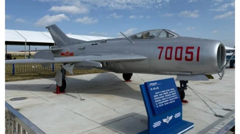 طائرات صينية بدون طيار طراز J-6 "فارمر"