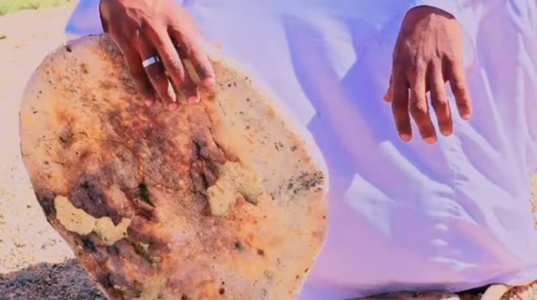 "الجابورى".. الخبز الرسمى للقبائل في مدينتى حلايب وشلاتين في رمضان 