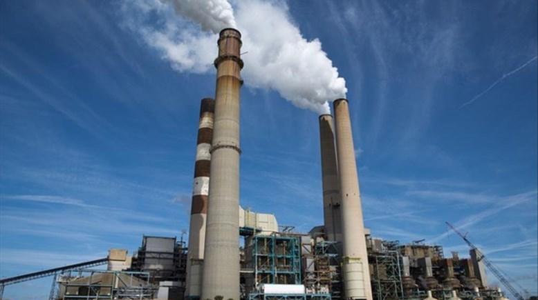 محطة لتوليد الكهرباء تعمل بالفحم