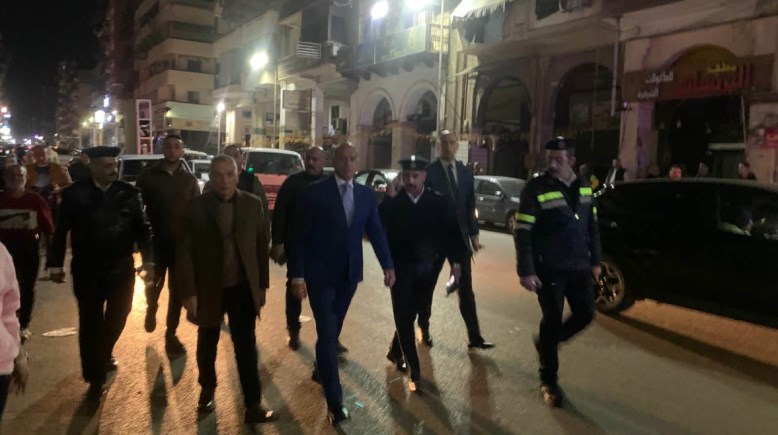 مدير أمن بورسعيد يقود حملة مكبرة لتنفيذ قرار إغلاق المحال التجارية| صور