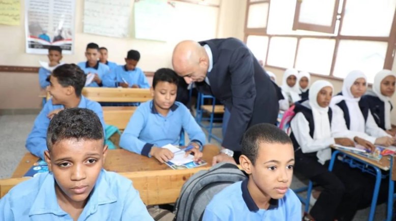 قرار عاجل من التعليم بشأن الطلاب المتواجدين بالمدارس رغم تعطيل الدراسة