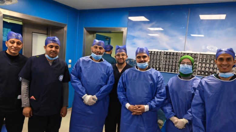 الفريق الطبي بمستشفيات جامعة بنها 