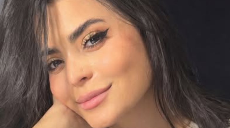 الفنانة أسماء جلال