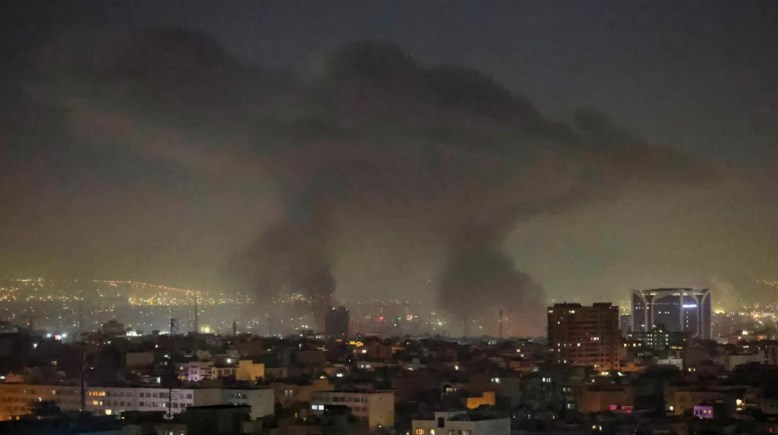 الهجوم علي إيران