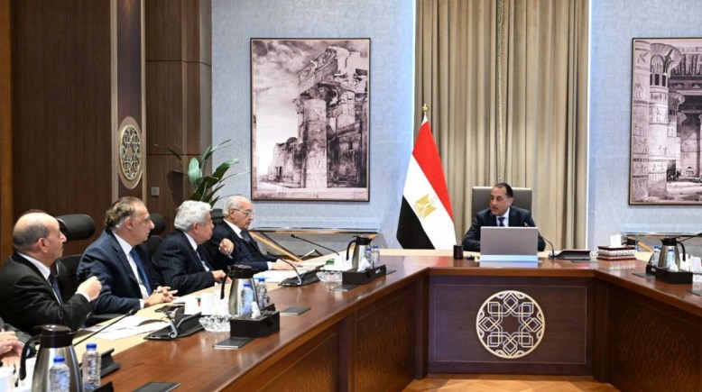 اجتماع رئيس مجلس الوزراء مصطفى مدبولي أعضاء اللجنة الاستشارية للشئون السياسية