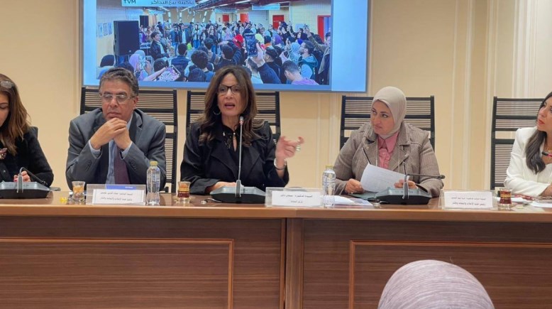 جانب من اجتماع لجنة الإعلام والثقافة والأثار